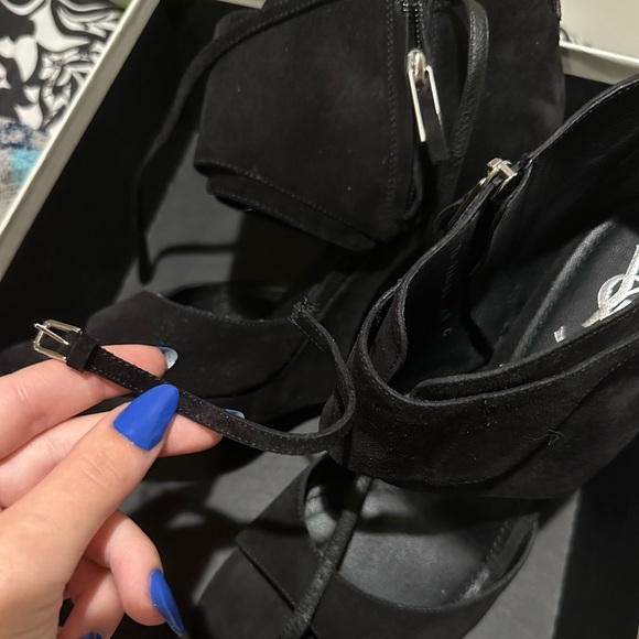 Authentic ysl heels - Picture 2 of 5